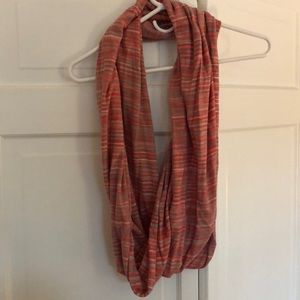 🎉 *3/$20* 🎉 American Eagle infinity scarf